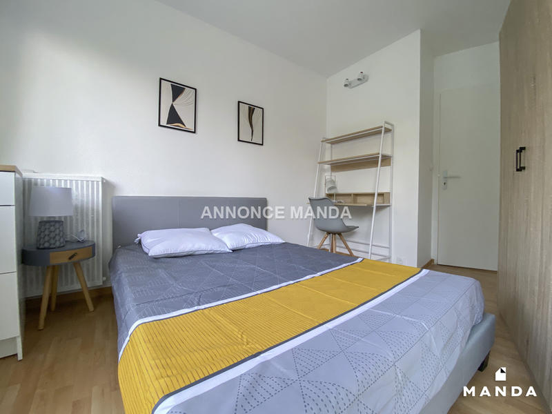 Chambre - 10 m² - 5 pièces
