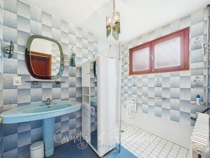 Maison - 161 m² - 8 pièces