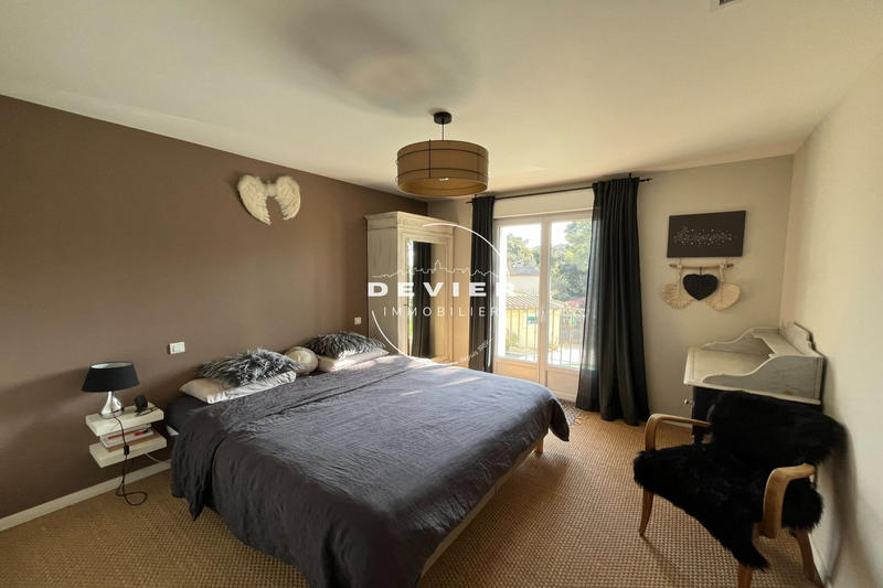 Maison - 180 m² - 6 pièces