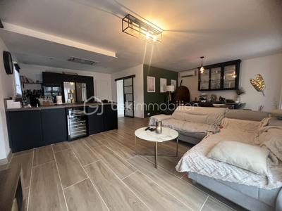 Maison traditionnelle - 107 m² - 5 pièces