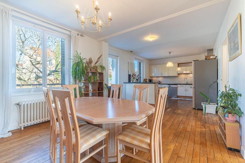 Maison - 175 m² - 8 pièces