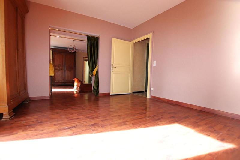 Maison - 310 m² - 15 pièces