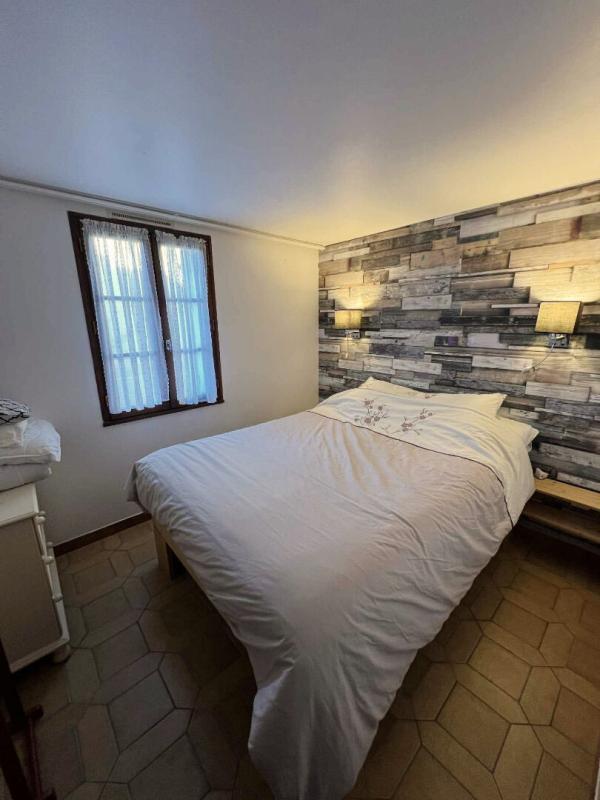 Maison - 230 m² - 9 pièces