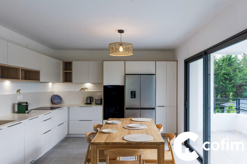 Appartement - 111 m² - 4 pièces