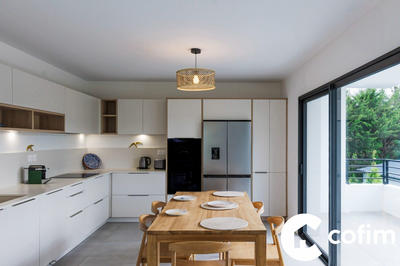 Appartement - 111 m² - 4 pièces