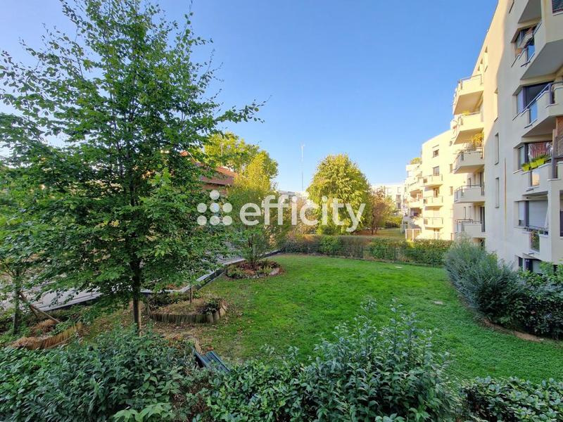 Appartement - 90 m² - 4 pièces