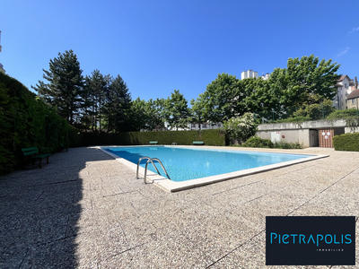 Appartement - 92 m² - 4 pièces