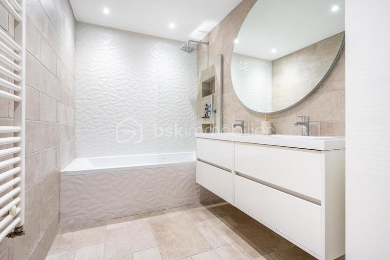 Loft - 80 m² - 4 pièces