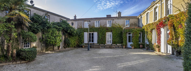 Hôtel particulier - 338 m² - 11 pièces