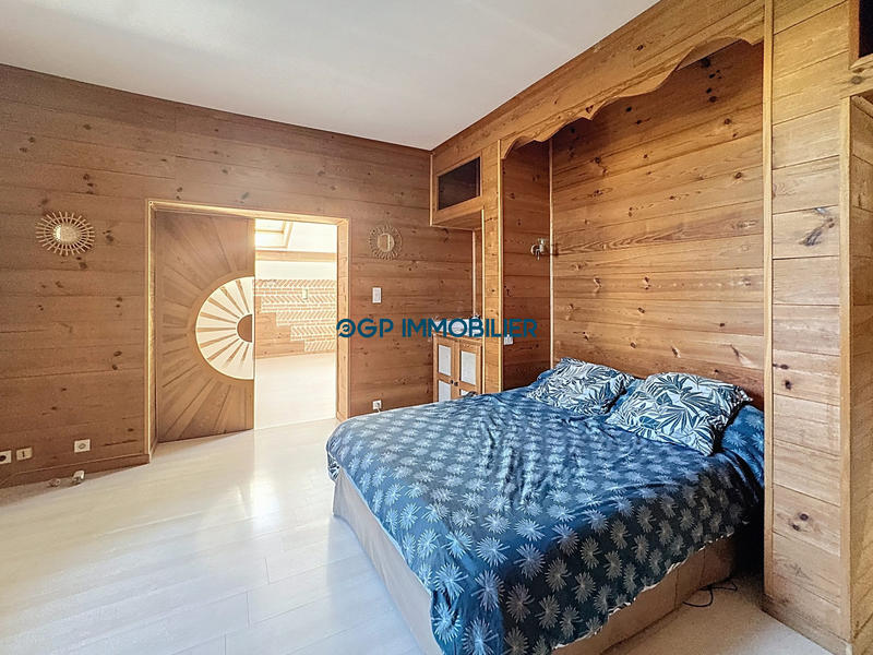 Maison - 200 m² - 4 pièces