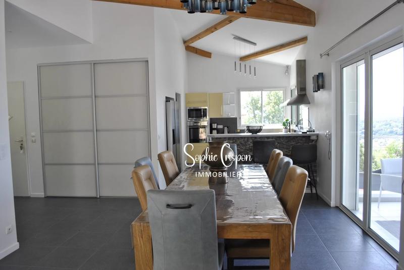 Villa - 186 m² - 8 pièces
