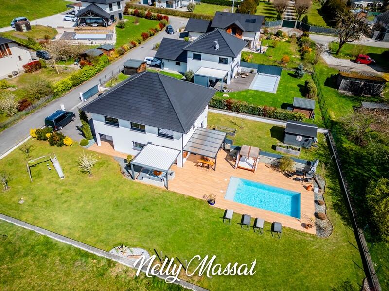 Villa - 205 m² - 8 pièces