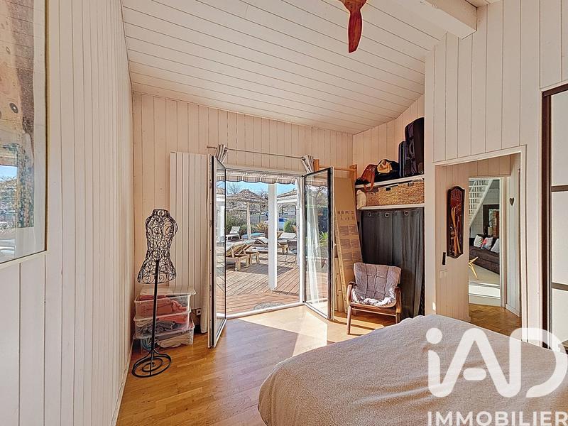 Maison - 198 m² - 8 pièces