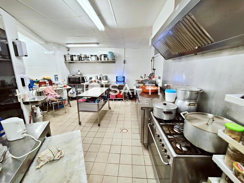 Local commercial - 95 m² - 6 pièces