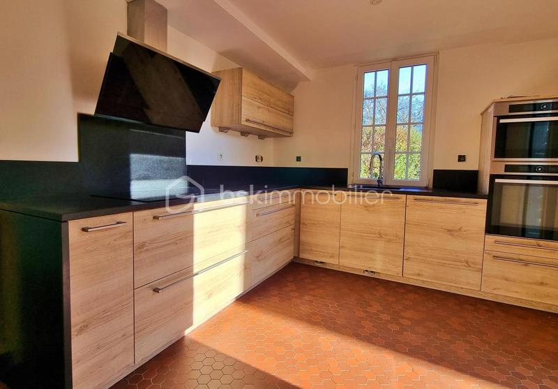 Demeure - 258 m² - 8 pièces