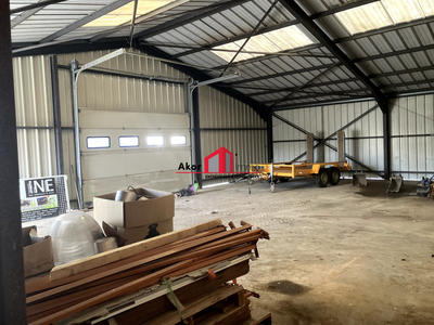 Entrepôt - 440 m²