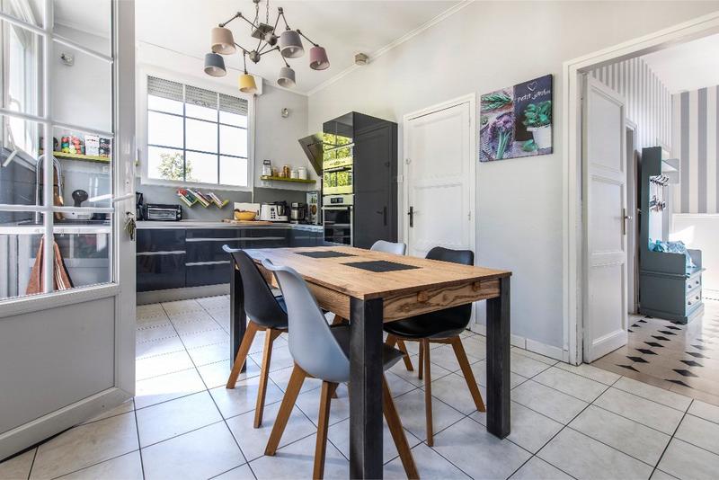 Maison - 266 m² - 9 pièces