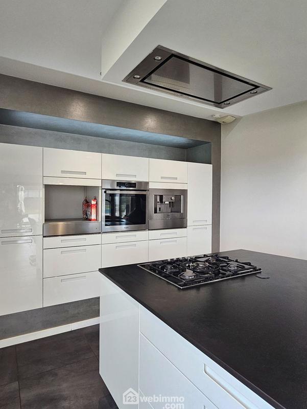 Villa - 165 m² - 8 pièces