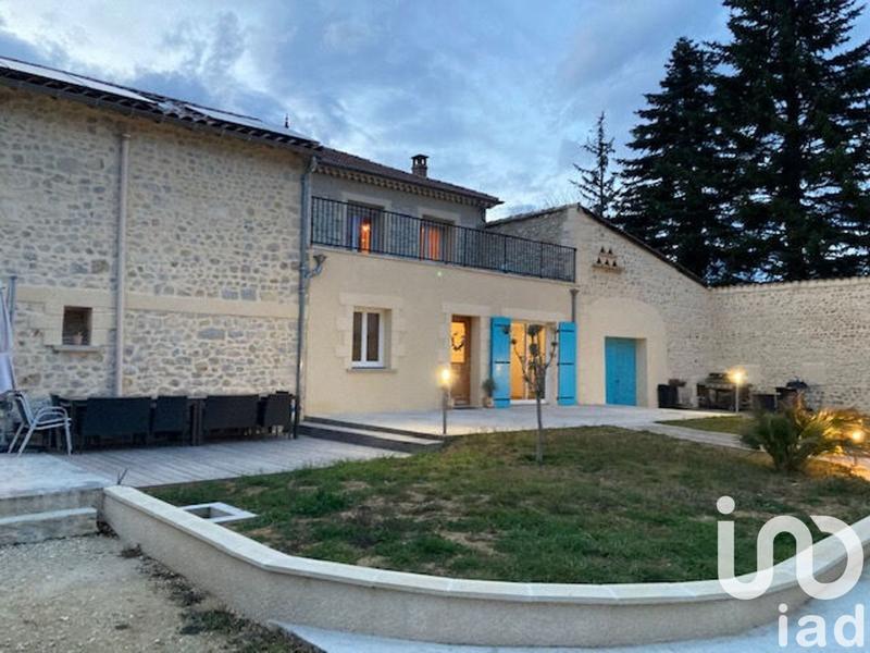 Maison - 323 m² - 9 pièces