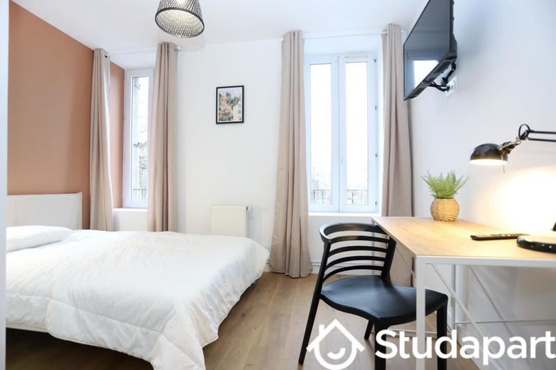 Chambre - 14 m² - 1 pièce