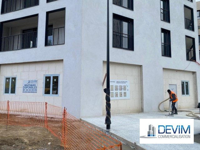 Local commercial - 155 m²