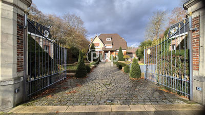 Maison de maîtres - 407 m² - 10 pièces