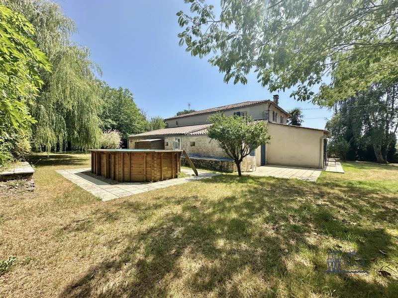 Maison ancienne - 212 m² - 6 pièces