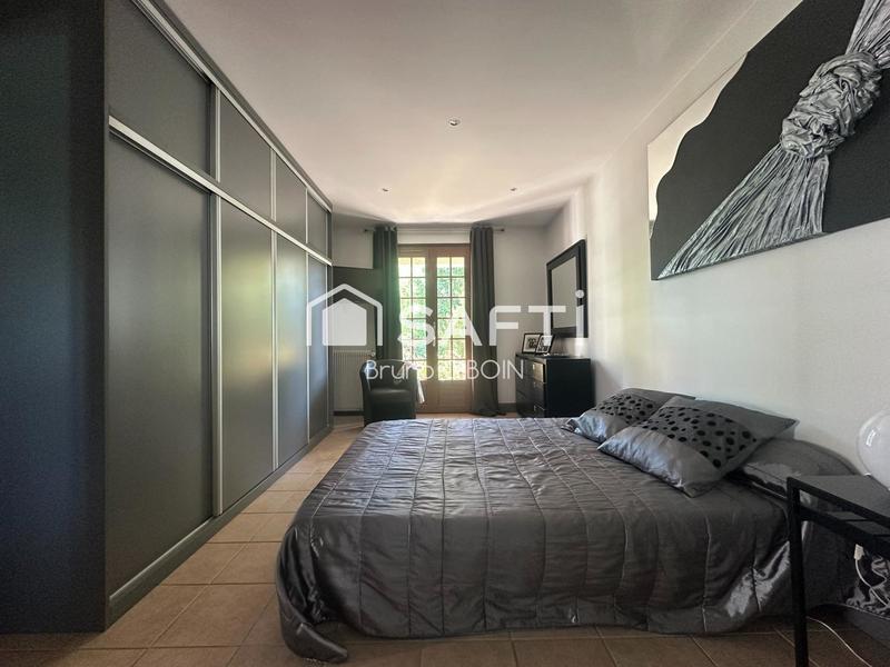 Maison - 292 m² - 8 pièces