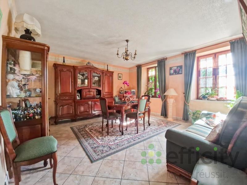 Maison - 180 m² - 7 pièces