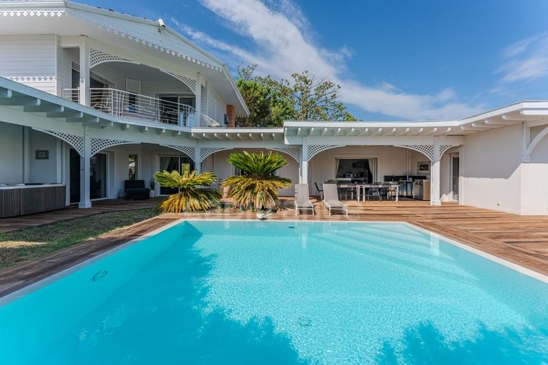 Maison d'architecte - 350 m² - 11 pièces