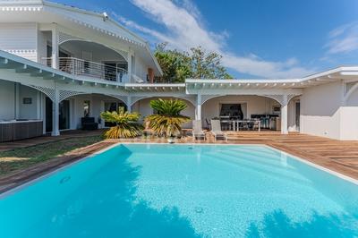 Maison d'architecte - 350 m² - 11 pièces