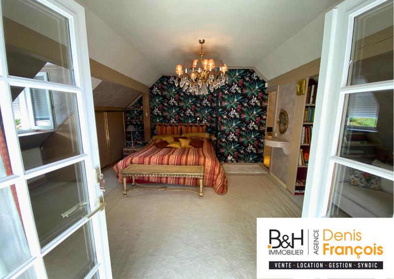 Maison - 217 m² - 7 pièces