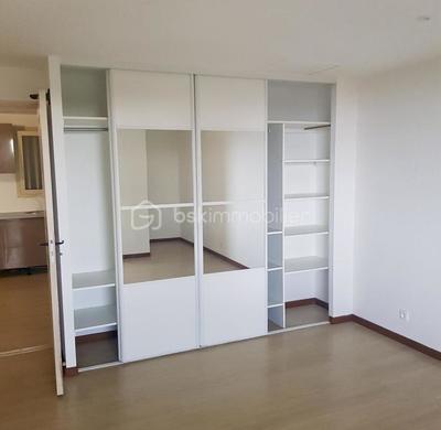 Maison - 280 m² - 14 pièces