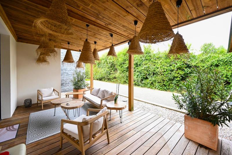 Maison - 270 m² - 7 pièces