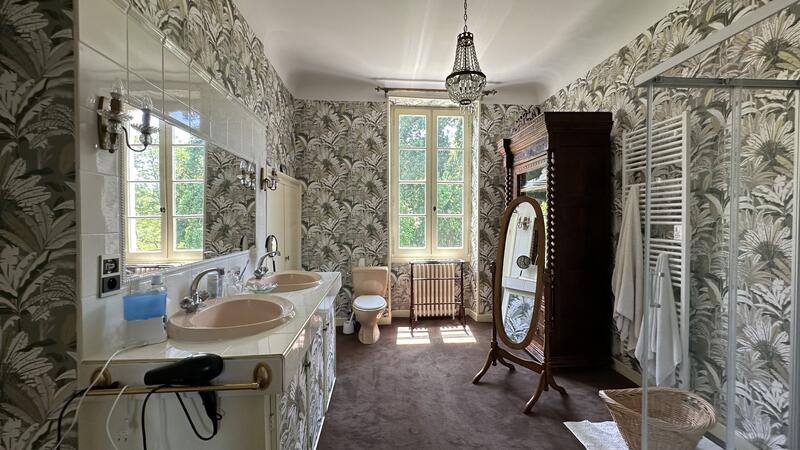 Maison de maîtres - 390 m² - 13 pièces