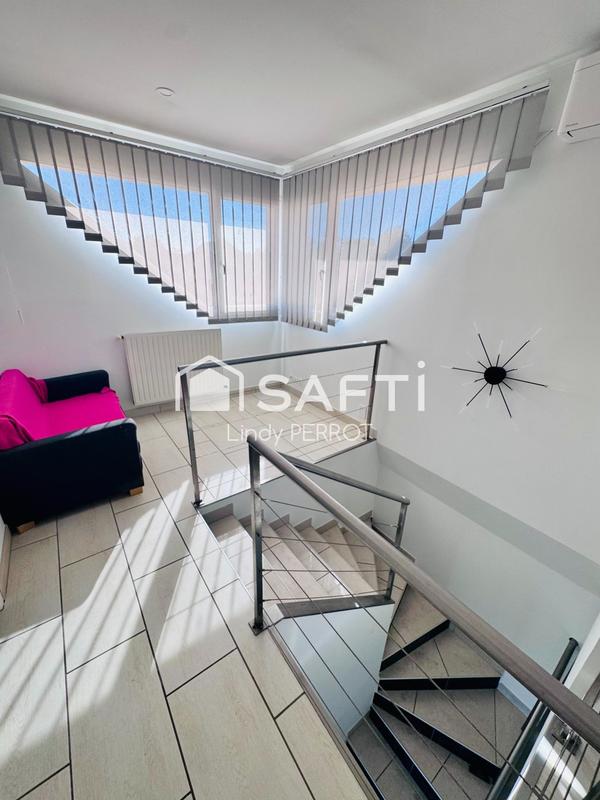 Maison - 205 m² - 7 pièces