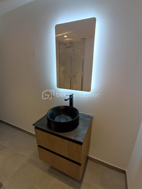 Appartement - 60 m² - 2 pièces