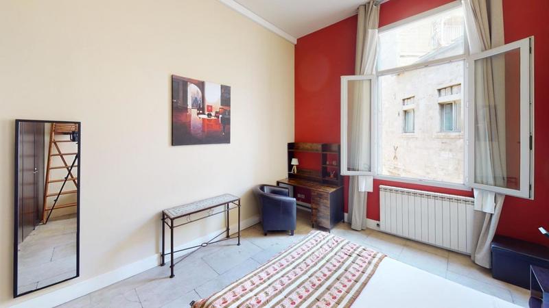 Appartement - 90 m² - 3 pièces