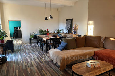 Maison - 650 m² - 4 pièces