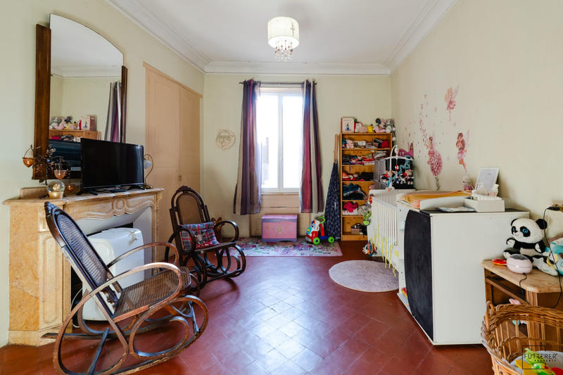 Maison - 349 m² - 12 pièces