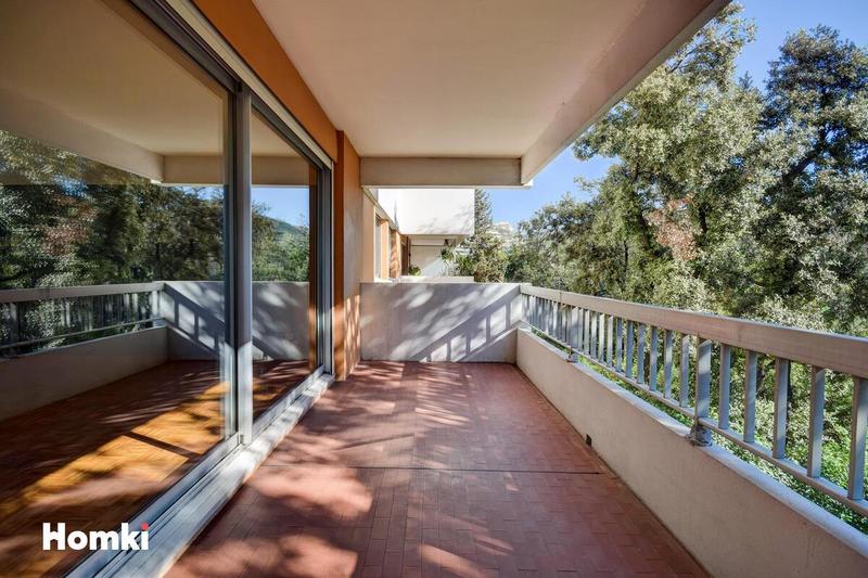 Appartement - 99 m² - 4 pièces