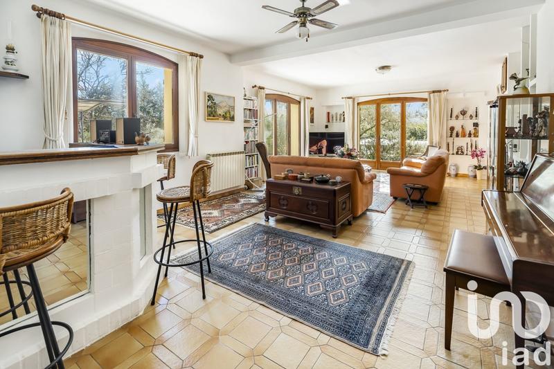 Maison - 270 m² - 10 pièces