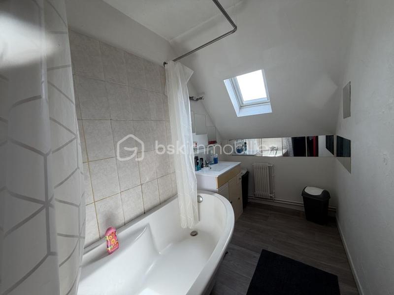 Maison - 106 m² - 9 pièces