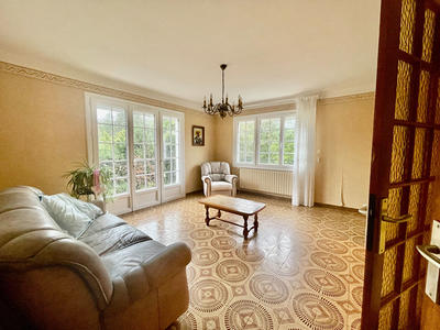 Maison - 153 m² - 8 pièces