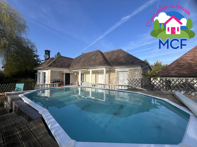 Maison traditionnelle - 223 m² - 7 pièces