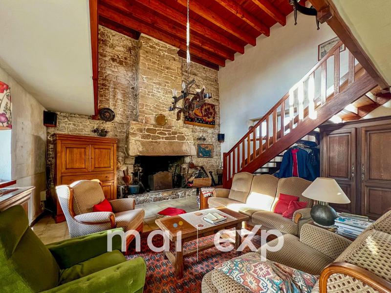 Maison ancienne - 236 m² - 8 pièces