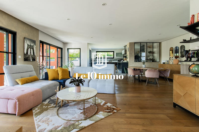 Maison - 191 m² - 7 pièces