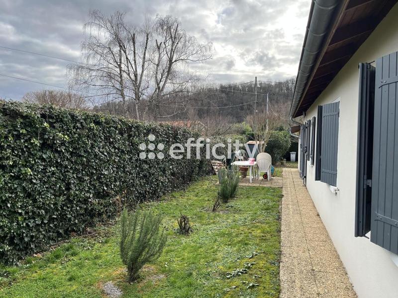 Villa - 100 m² - 5 pièces