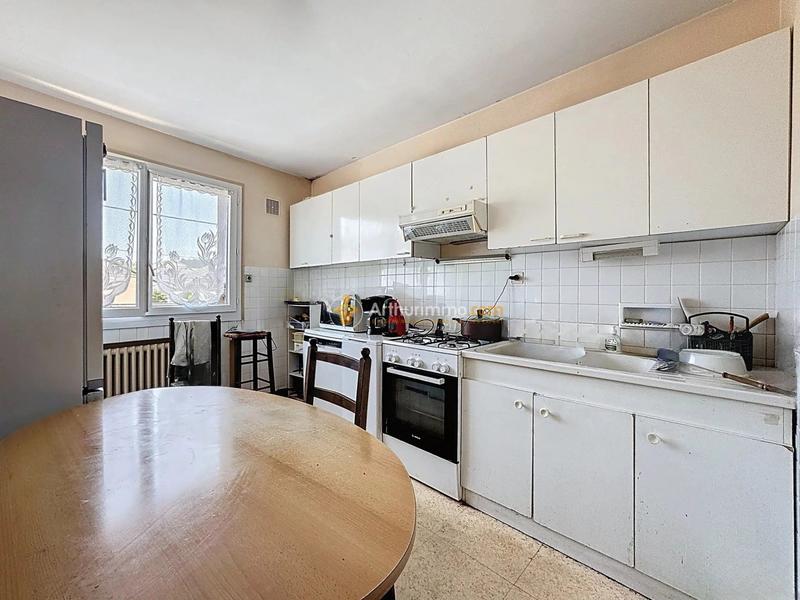 Immeuble - 90 m² - 5 pièces