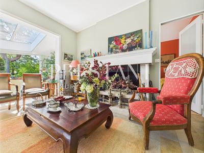 Maison - 200 m² - 8 pièces